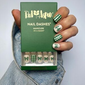 Red Aspen Ribbons and Bows Press-On Nails - Green and White